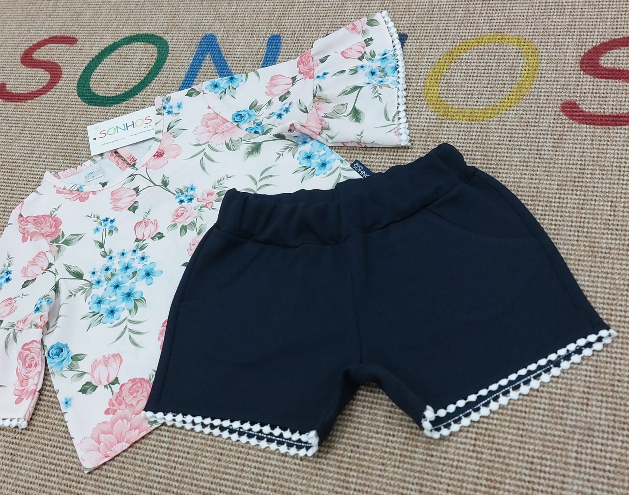 Conjunto de calção blusa rosas