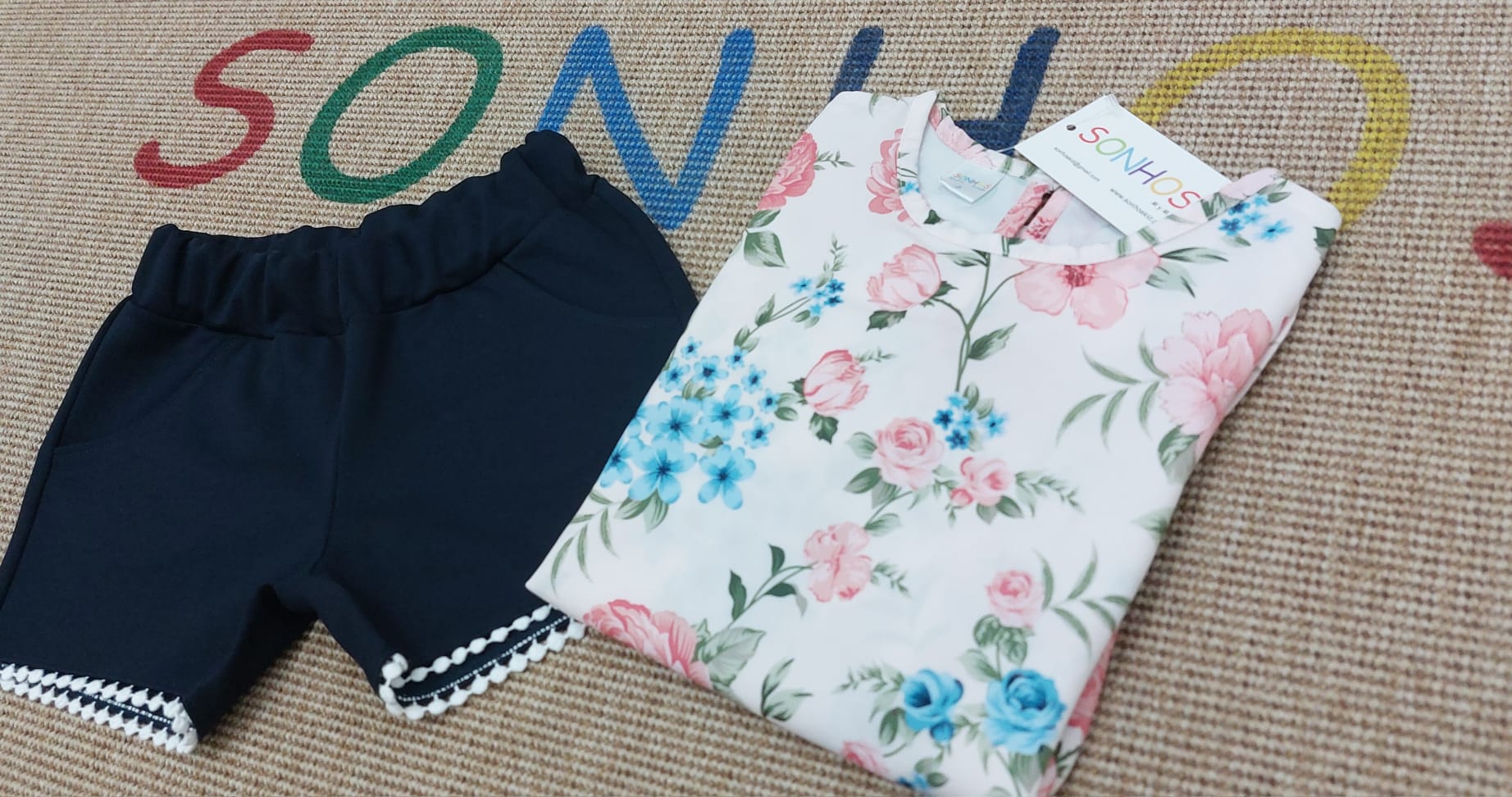 Conjunto de calção blusa rosas