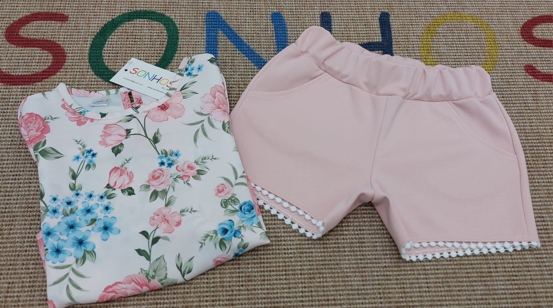 Conjunto de calção blusa rosas