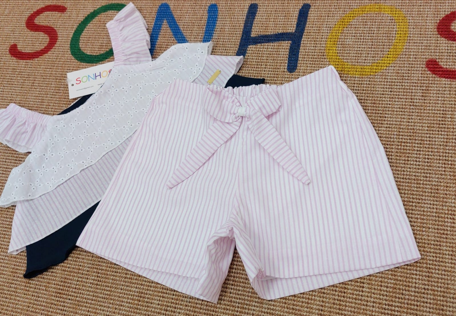 Conjunto de calção,  blusa bordado inglês