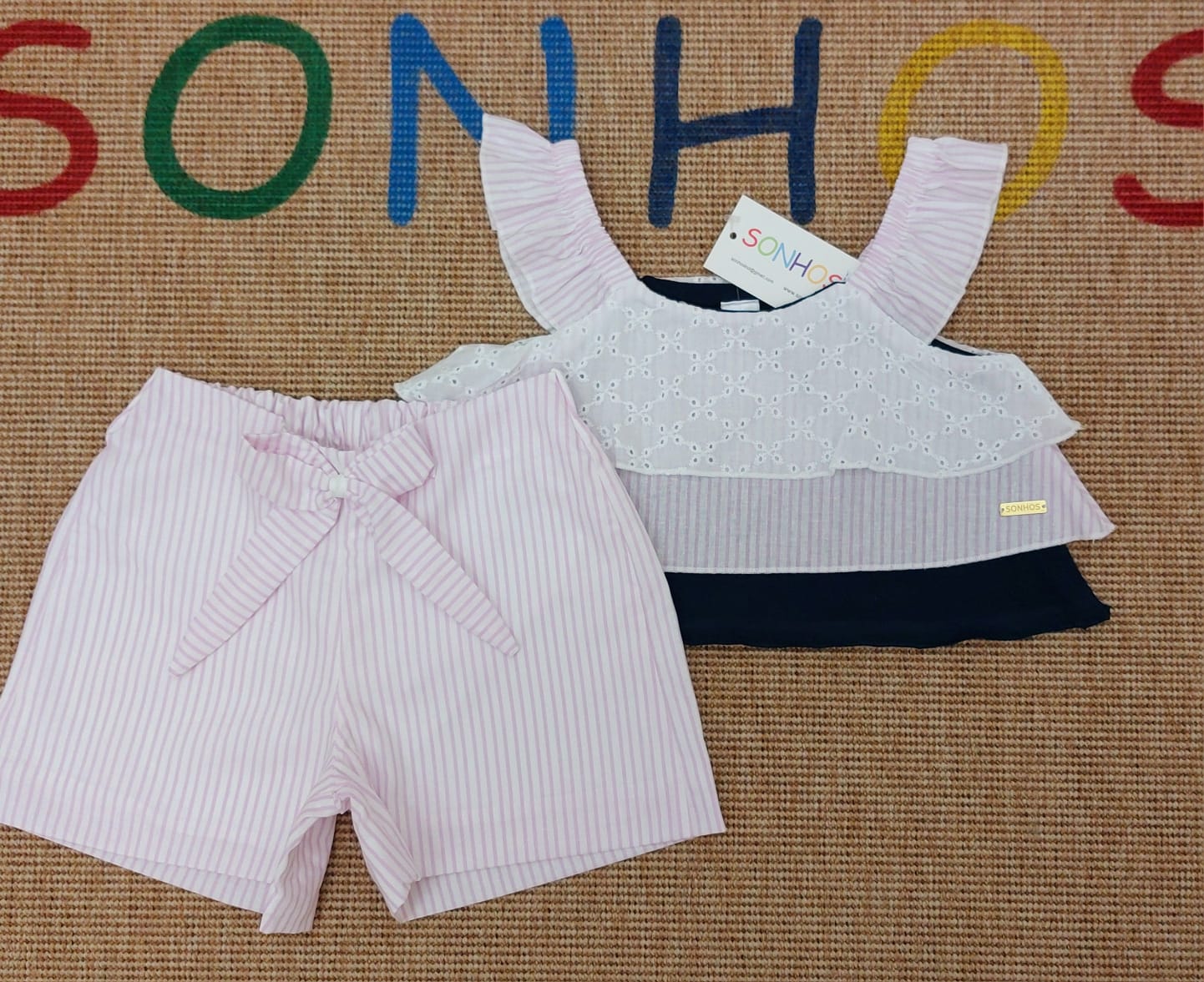 Conjunto de calção,  blusa bordado inglês